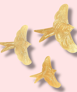 Hirondelle en laiton gravée